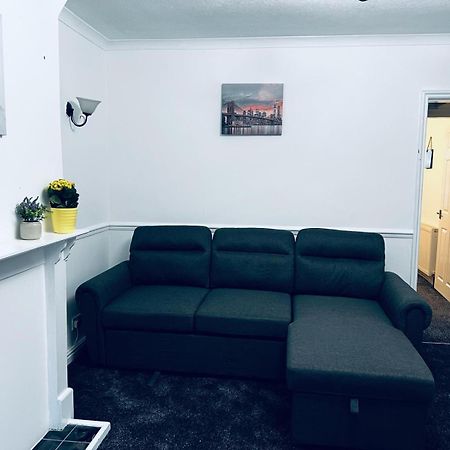 Holiday House Near Football Ground Нотингам Екстериор снимка