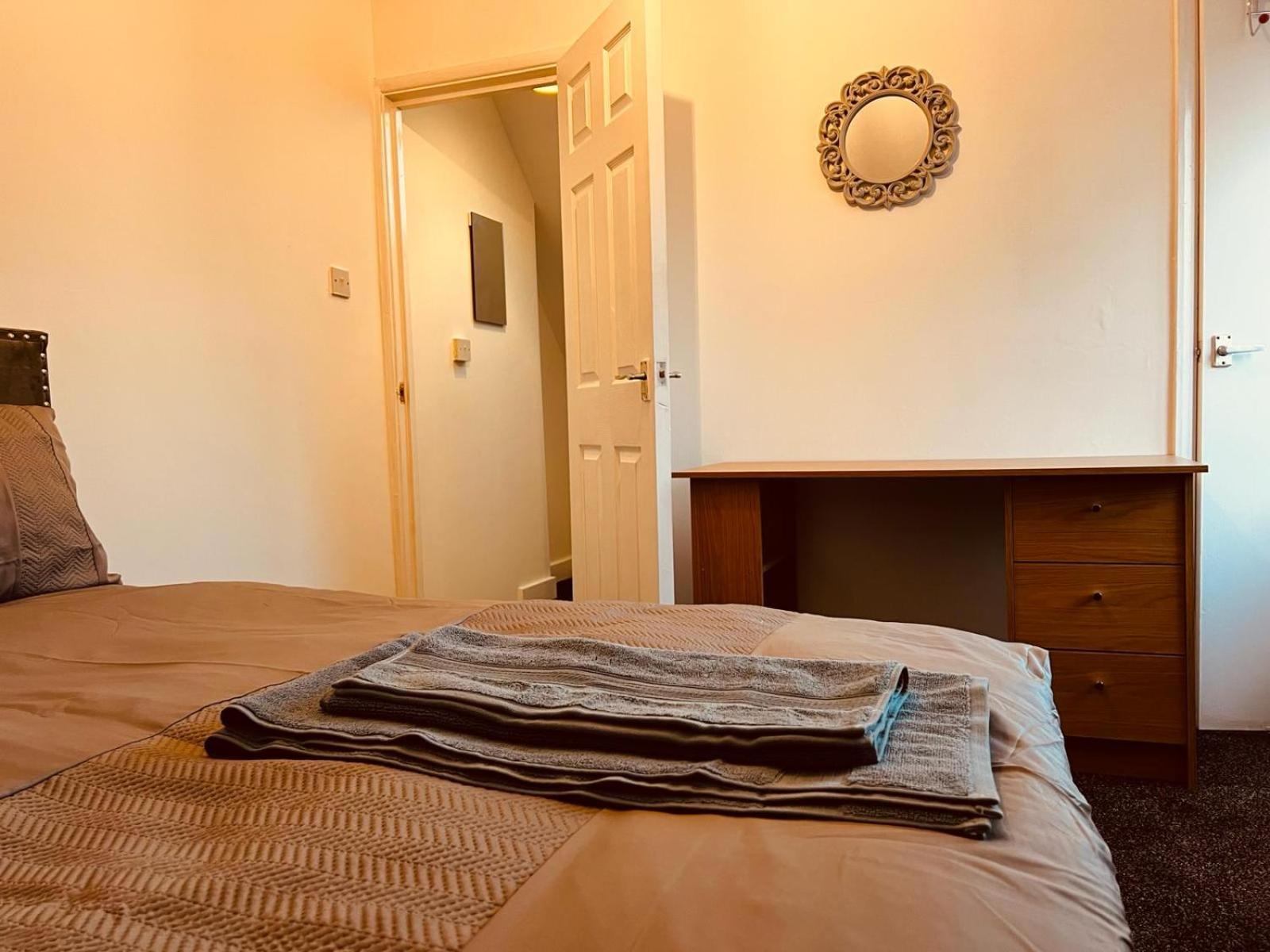 Holiday House Near Football Ground Нотингам Екстериор снимка