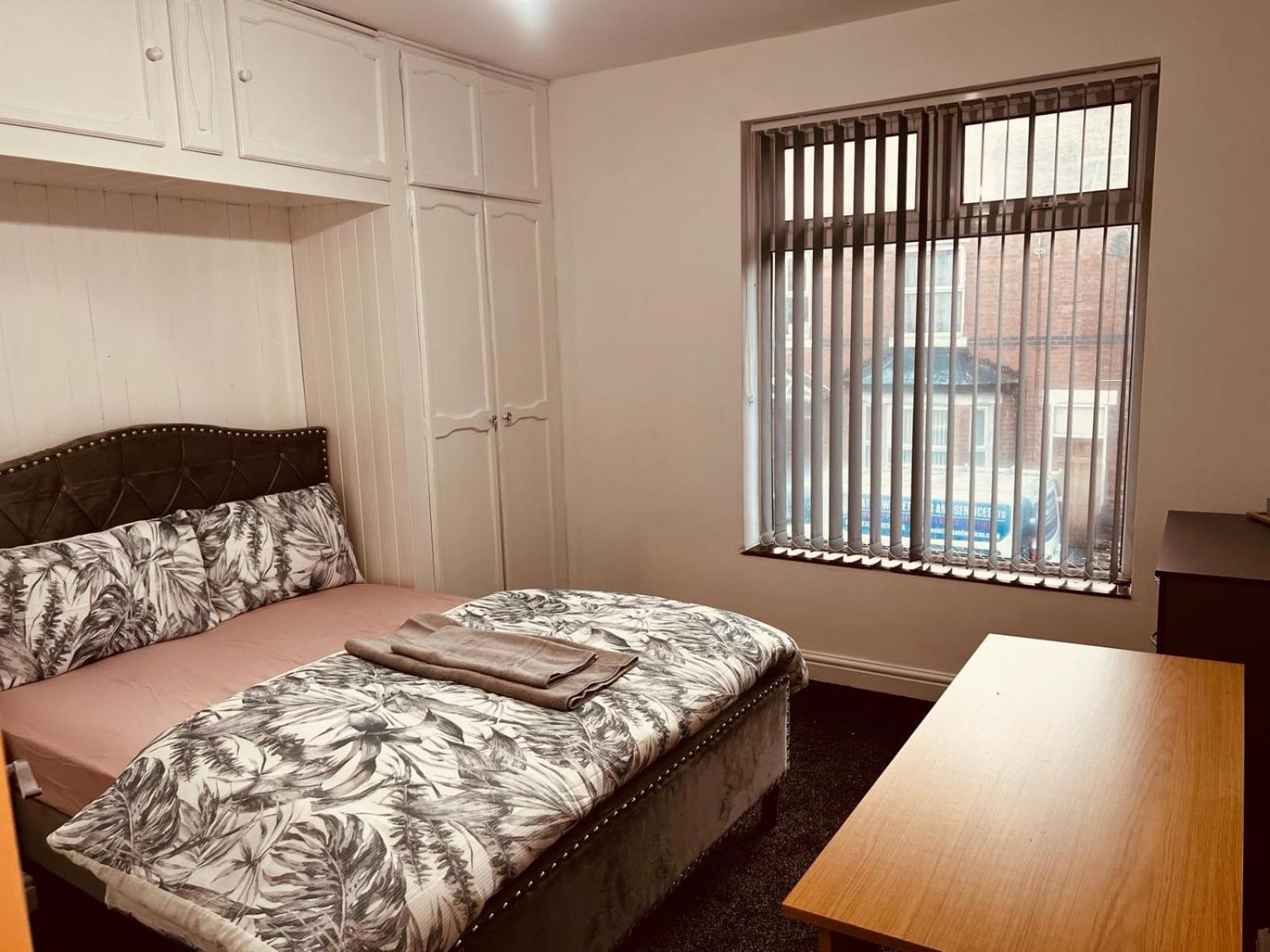 Holiday House Near Football Ground Нотингам Екстериор снимка