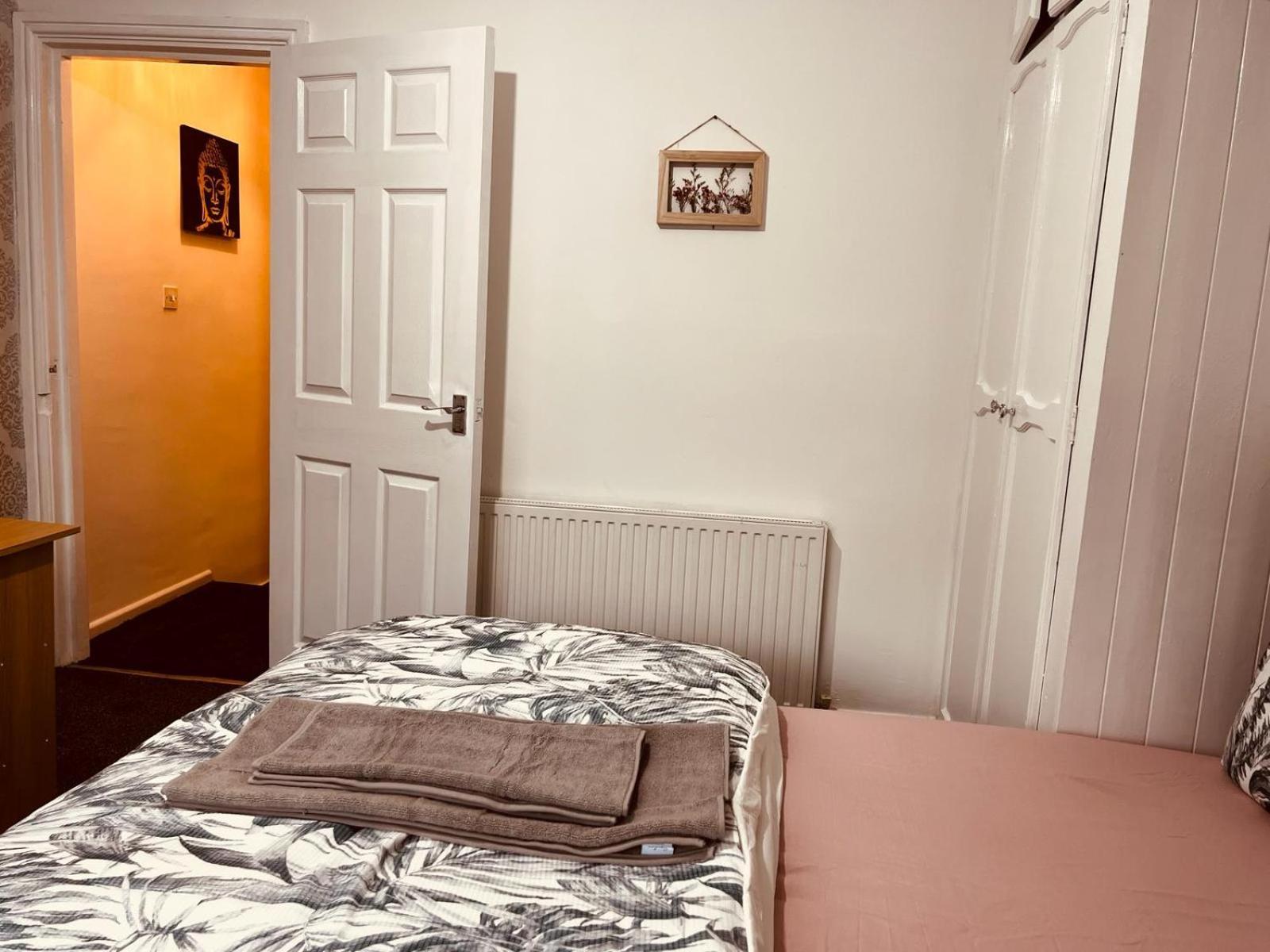 Holiday House Near Football Ground Нотингам Екстериор снимка