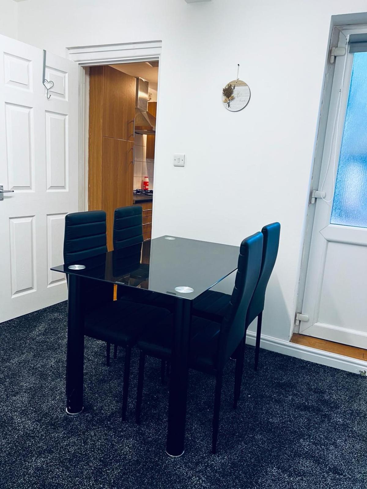 Holiday House Near Football Ground Нотингам Екстериор снимка
